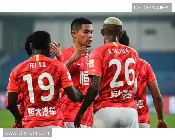 精彩对决正在直播恒大与国安的巅峰之战球迷们快来围观吧