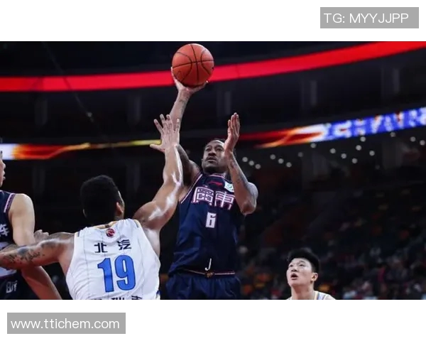 马尚布鲁克斯的篮球之路：从新星崛起到职业生涯的辉煌成就