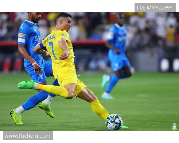 冰岛与意大利足球赛激战正酣球迷期待精彩对决与历史交锋 冰岛与意大利足球赛激战正酣球迷期待精彩对决与历史交锋