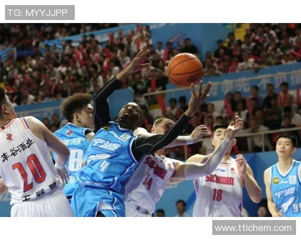 2020CBA辽宁队与新疆队激战回顾精彩瞬间与战术分析